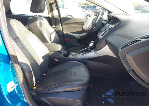 2013 Ford Focus Se z USA, uszkodzony, nr VIN 1FADP3K20DL276296